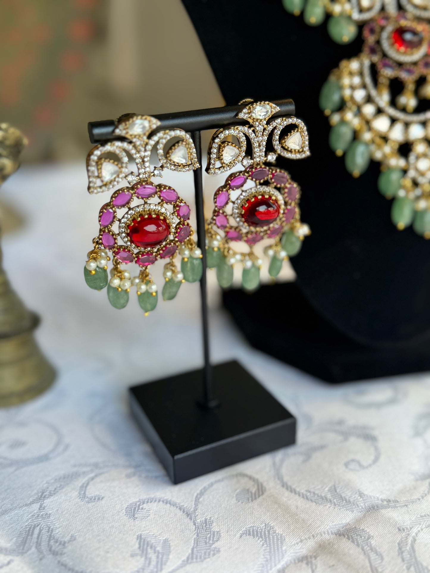 Iravati – Double-Layered Statement Necklace Set